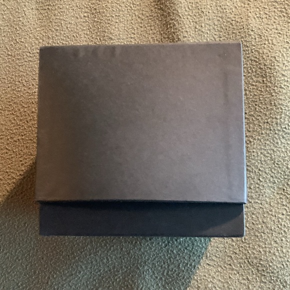 Men’s Victorinox Swiss Army watch with gray nylon strap. Comes with box. - Picture 12 of 16